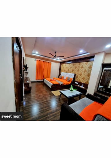 hotel room main image
