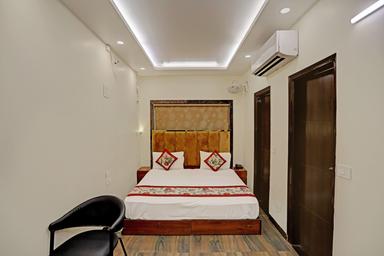 hotel room main image