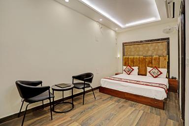 hotel room main image