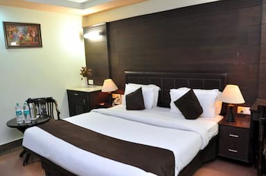 hotel room main image
