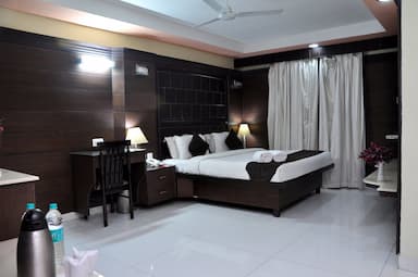 hotel room main image