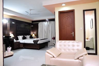 hotel room main image
