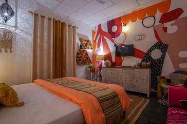hotel room main image