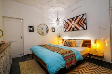 hotel room main image