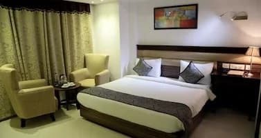 hotel room main image