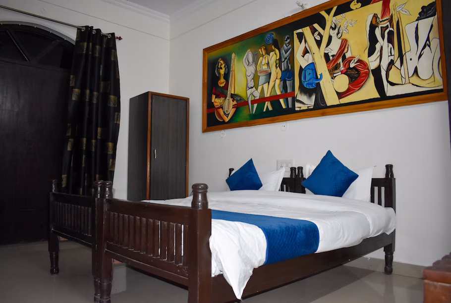 hotel room main image