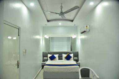 hotel room main image