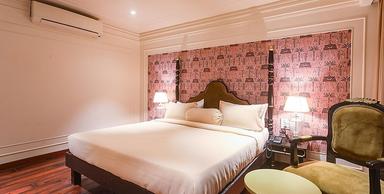 hotel room main image