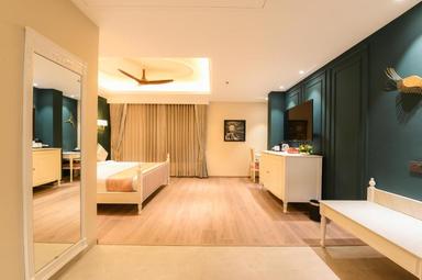 hotel room main image