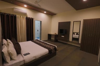 hotel room main image