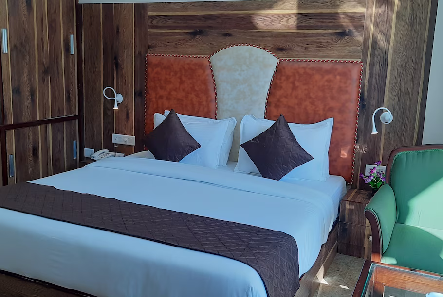 hotel room main image
