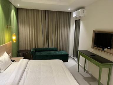 hotel room main image