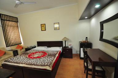 hotel room main image