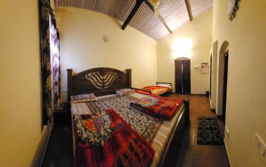 hotel room main image