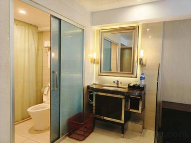 hotel room main image