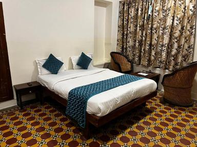 hotel room main image