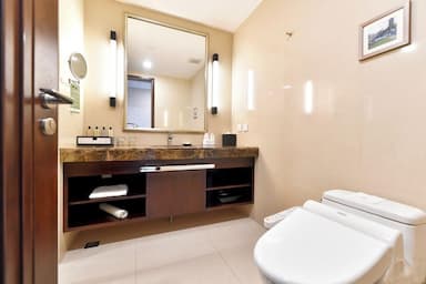 hotel room main image