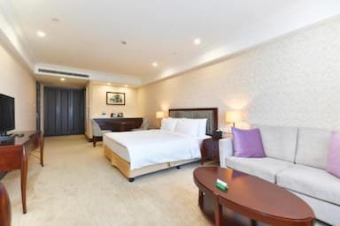 hotel room main image