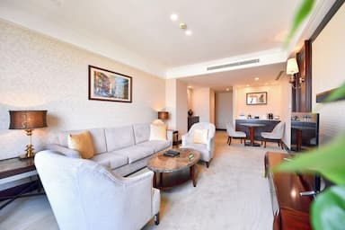 hotel room main image