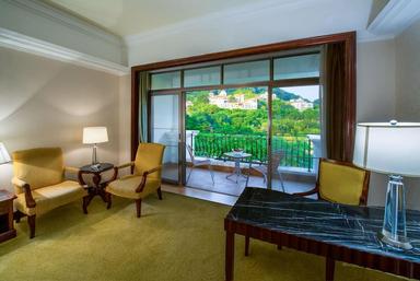 hotel room main image