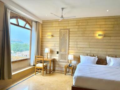 hotel room main image