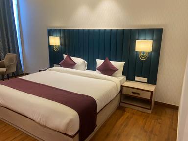 hotel room main image