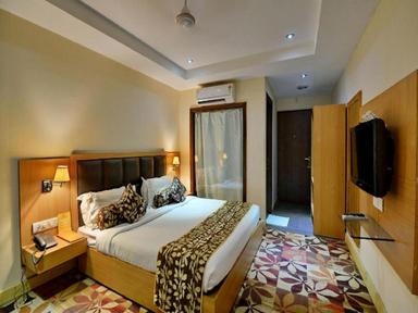 hotel room main image