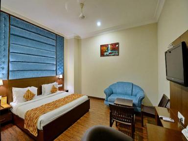 hotel room main image