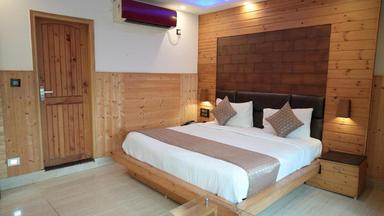 hotel room main image