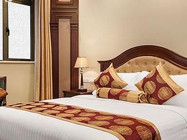 hotel room main image