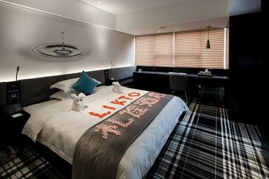 hotel room main image