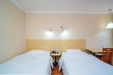 hotel room main image