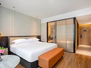 hotel room main image