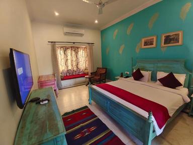 hotel room main image