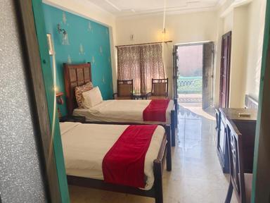 hotel room main image