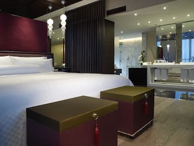 hotel room main image