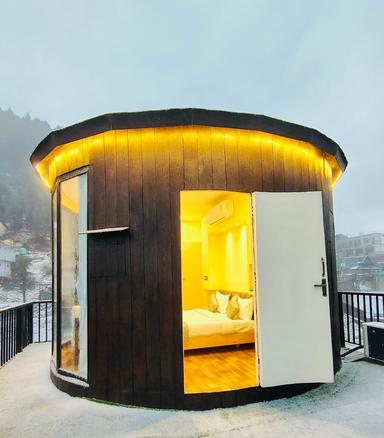 hotel room main image