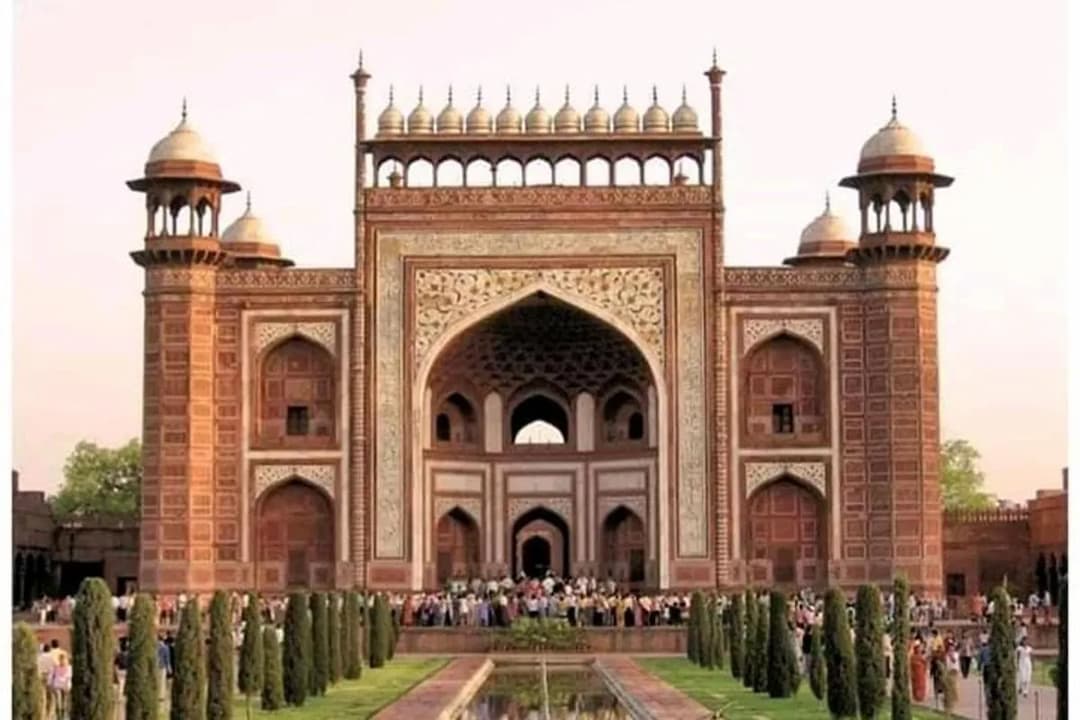 package main image