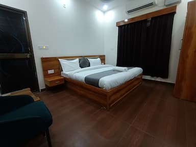 hotel room main image