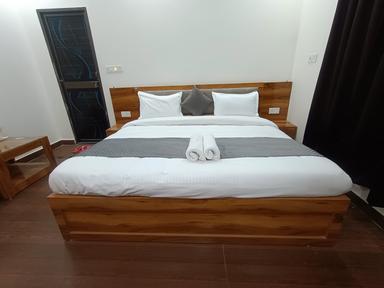 hotel room main image