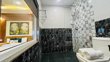 hotel room main image