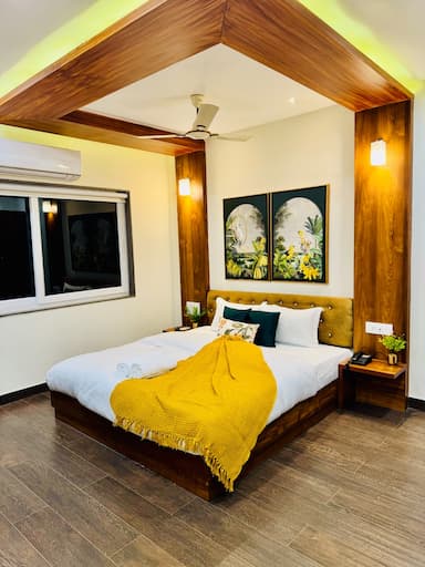 hotel room main image