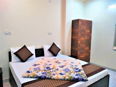 hotel room main image