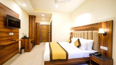 hotel room main image