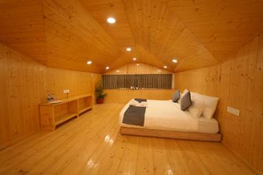 hotel room main image
