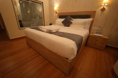hotel room main image