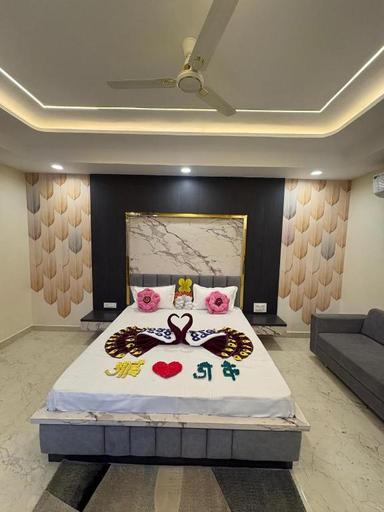 hotel room main image