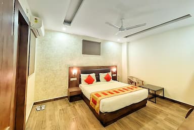 hotel room main image