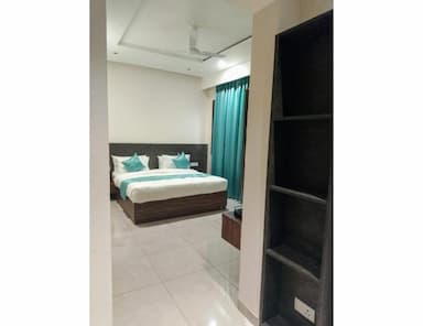 hotel room main image