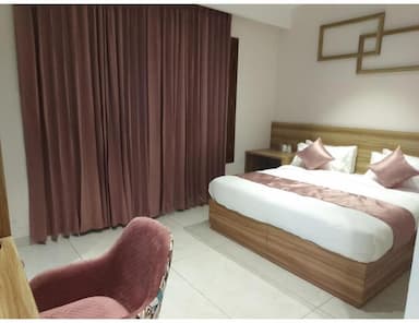 hotel room main image